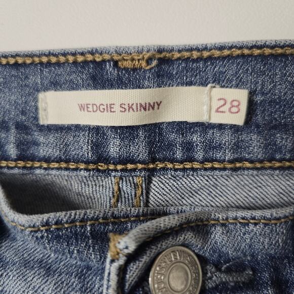 Levi's Women's Jeans Size 28 Wedgie Skinny Button Fly Distressed Raw Hem Denim - Picture 4 of 14